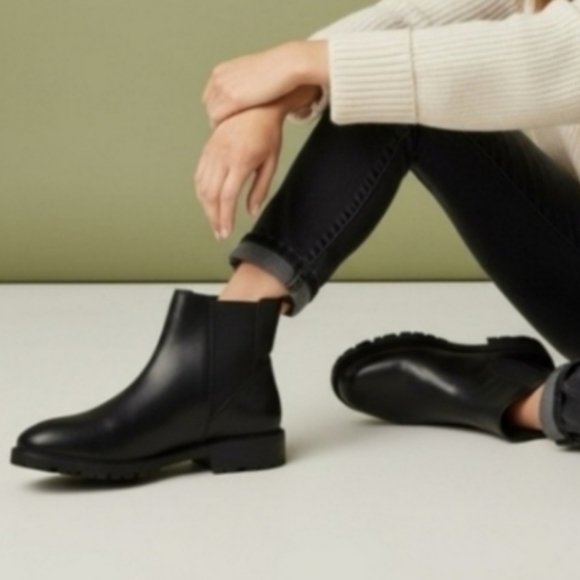 Steve Madden Leather Lorali Black Chelsea Ankle Boot Equestria Barn Shoe Women 7 - Picture 9 of 9